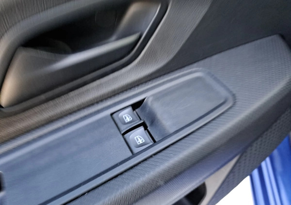 Dacia Logan cena 39999 przebieg: 132000, rok produkcji 2021 z Pułtusk małe 137